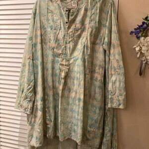 Magnolia Pearl Green and Cream Tunic